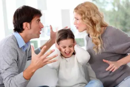 تاثیرات منفی دعوای والدین روی فرزندان