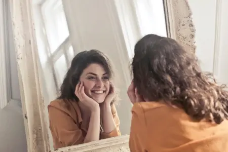 تست خودشیفتگی (نارسیسم) و علائم و نشانه های خودشیفتگی