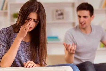 رفتارهای نگران کننده نامزدی