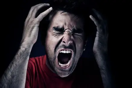 خودزنی در عصبانیت