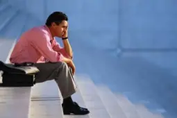 آسیب‌های روانی بیکاری جوانان