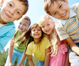 رنگ لباس بر روان و روحیه کودک چه تاثیری دارد؟