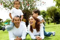 والدین شاد فرزندان سالم تری دارند.