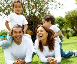 والدین شاد فرزندان سالم تری دارند.