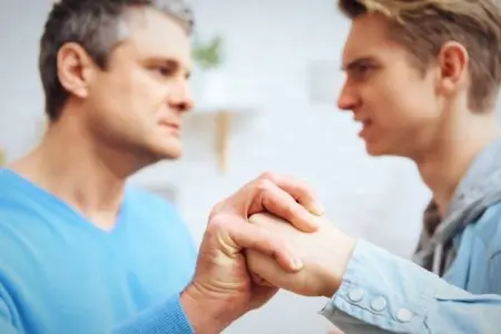 پرخاشگری نسبت به والدین